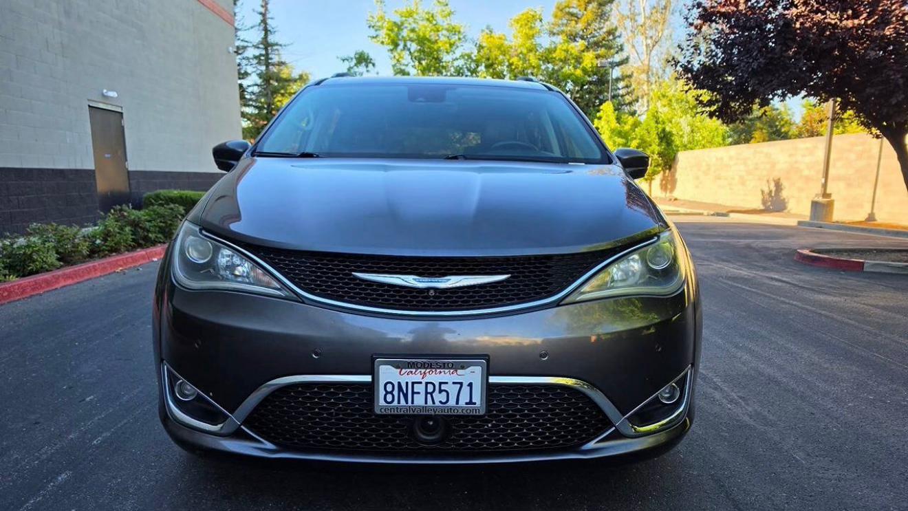 Chrysler Pacifica 2018 in Dixon, CA