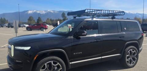 Rivian R1S 2025