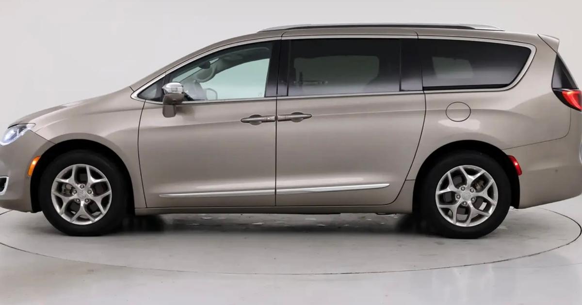 Chrysler Pacifica 2017 rental in Orlando, FL by Tashara H. Turo