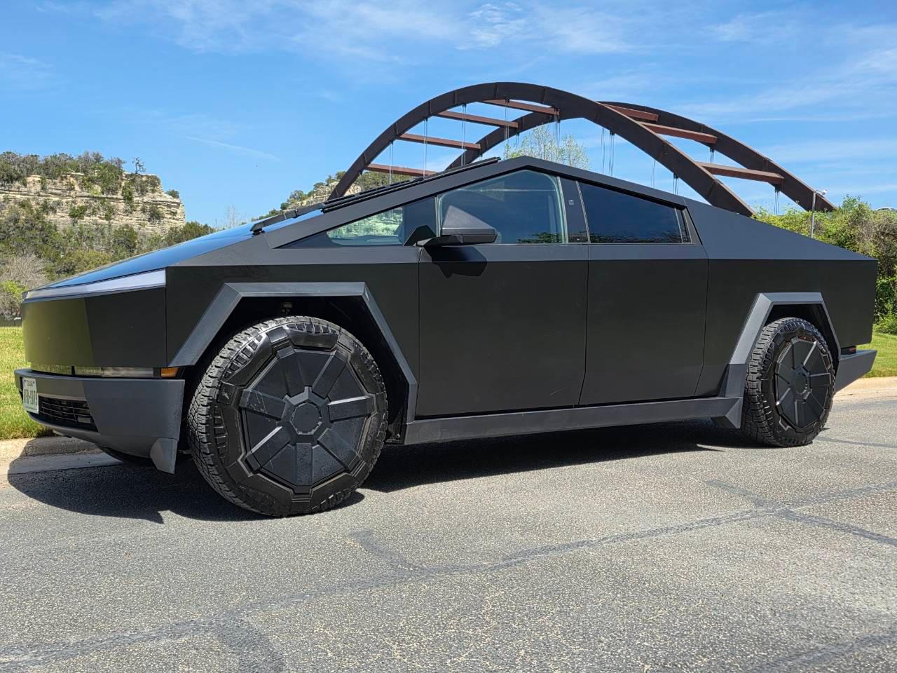 Tesla Cybertruck 2024 in Austin, TX