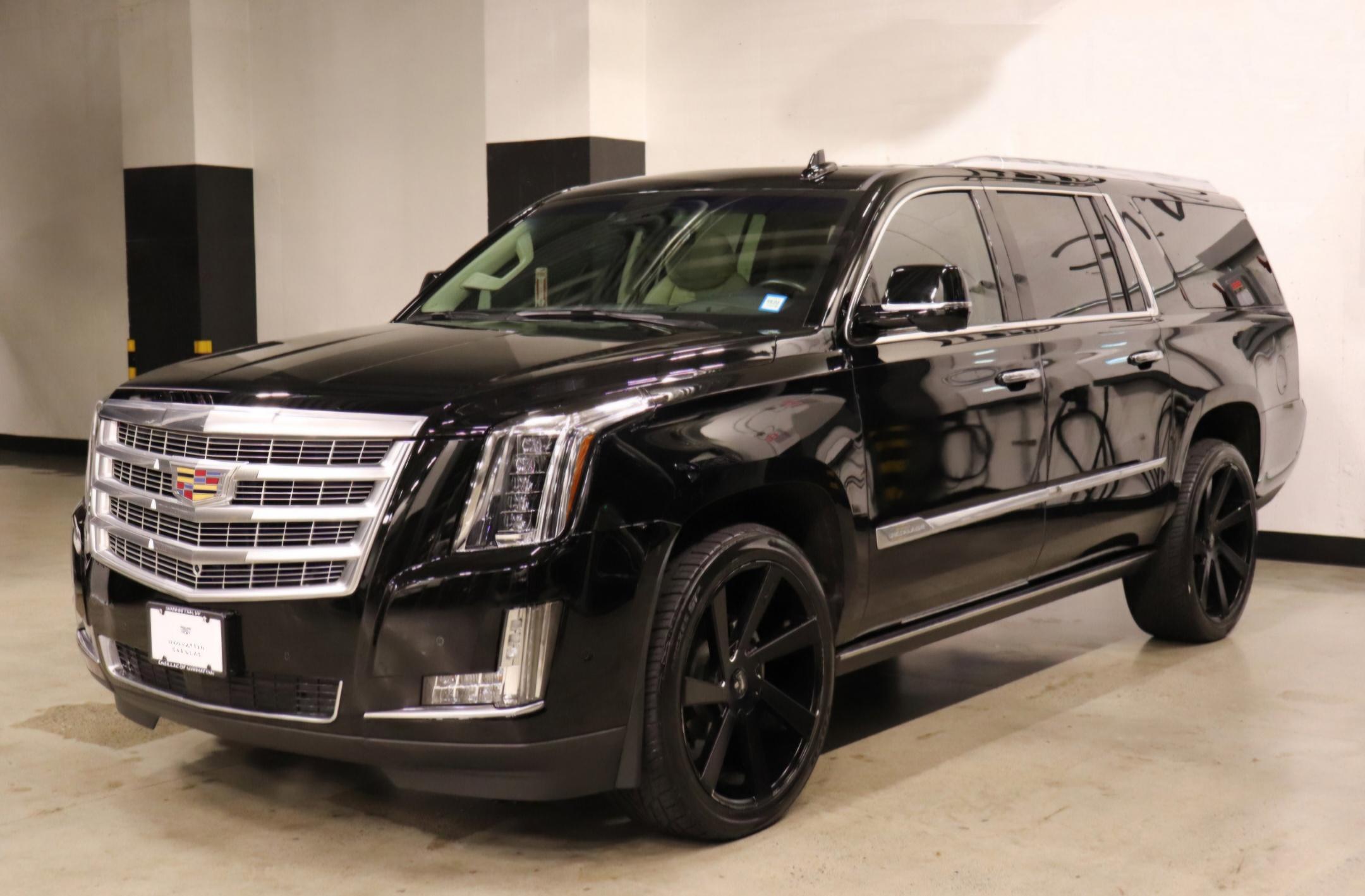 Cadillac Escalade ESV 2019 in 