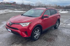 Toyota RAV4 2017 à Toronto