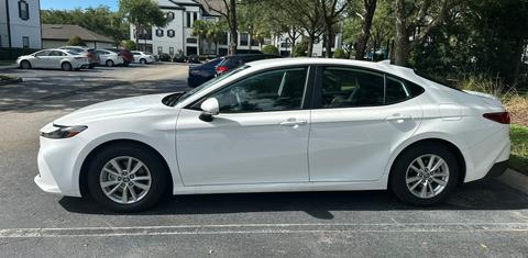 Toyota Camry Hybrid 2025