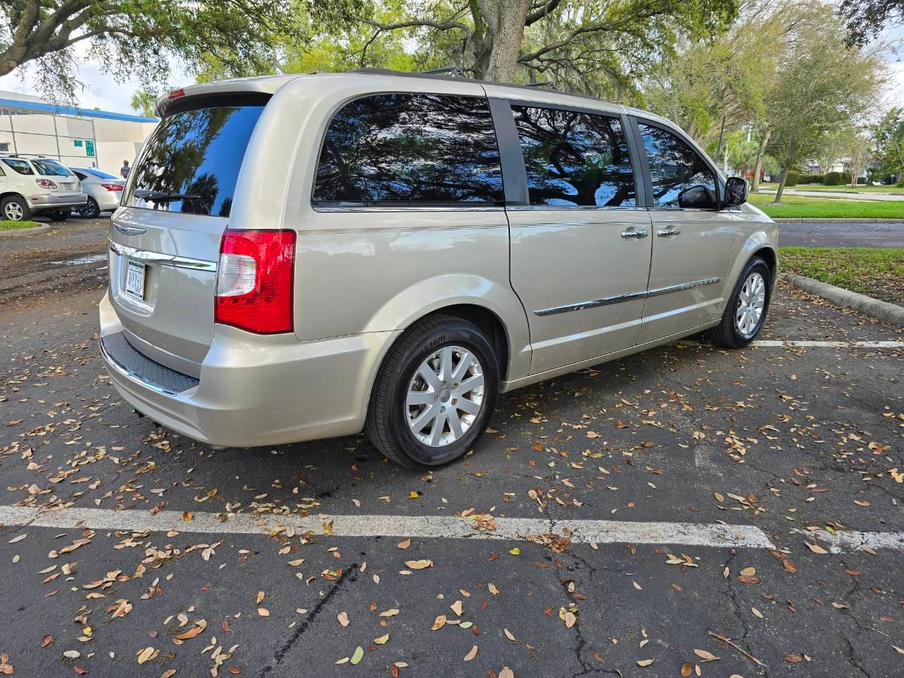 Chrysler Town & Country 2015 in 