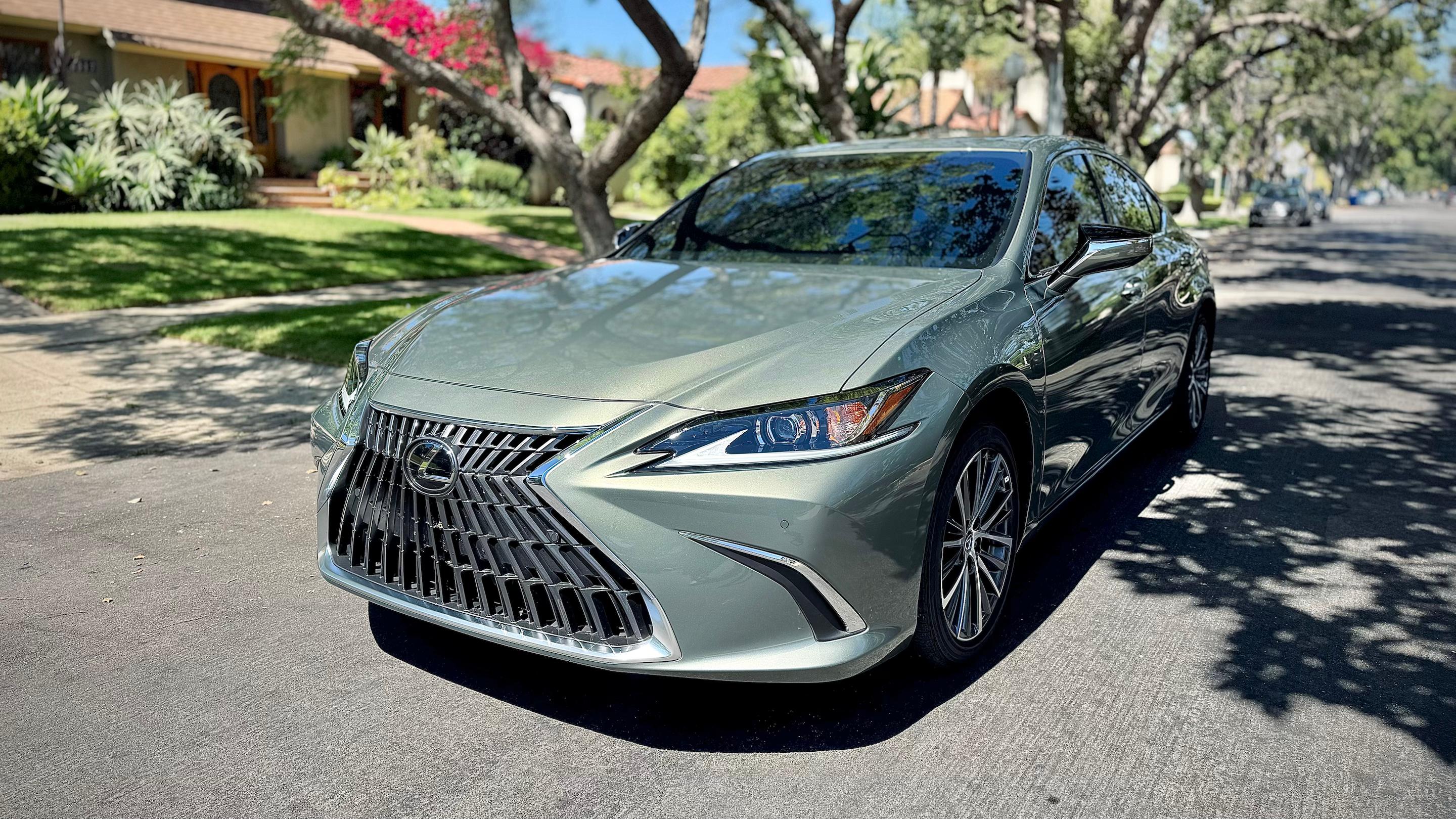 Lexus ES 2025 in Los Angeles, CA