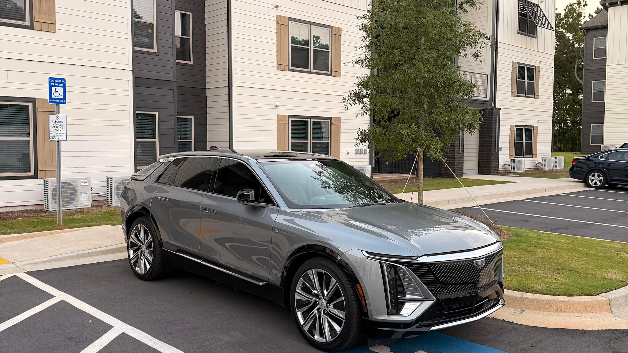Cadillac LYRIQ 2024 in Macon, GA