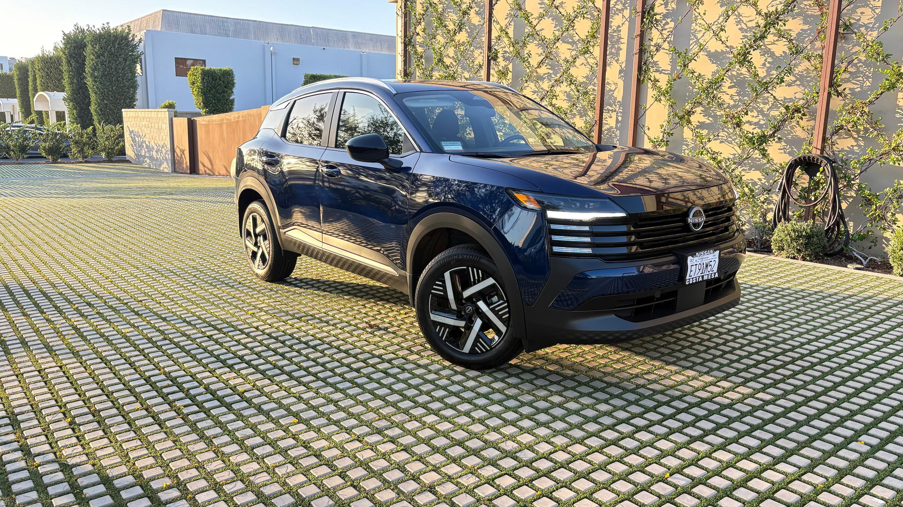 Nissan Kicks 2026 in Costa Mesa, CA
