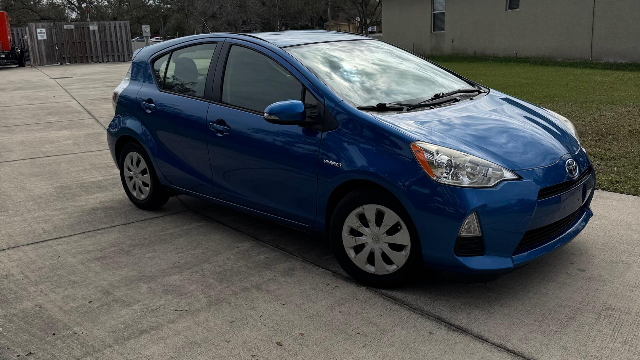Toyota Prius c 2014 in 