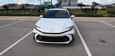 Toyota Camry Hybrid 2026