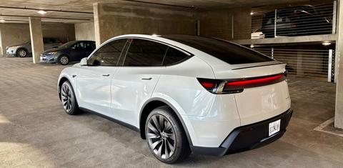 Tesla Model Y 2026