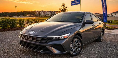 Hyundai Elantra Hybrid 2026