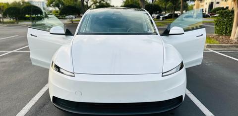 Tesla Model Y 2026