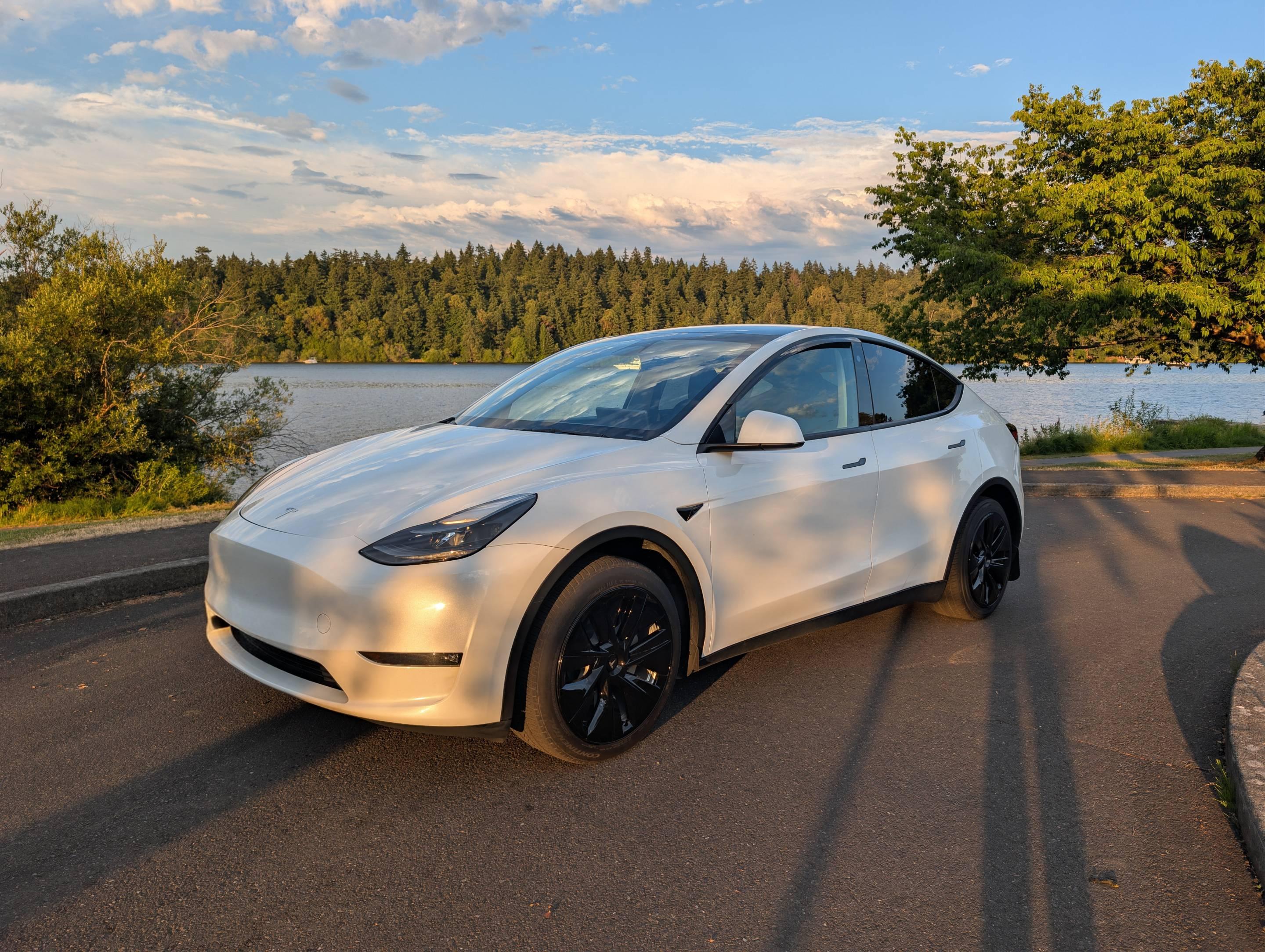 Tesla Model Y 2023 in Seattle, WA