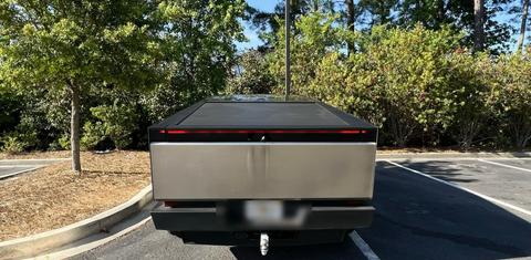 Tesla Cybertruck 2026