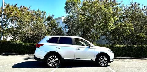 Mitsubishi OUTLANDER 2018
