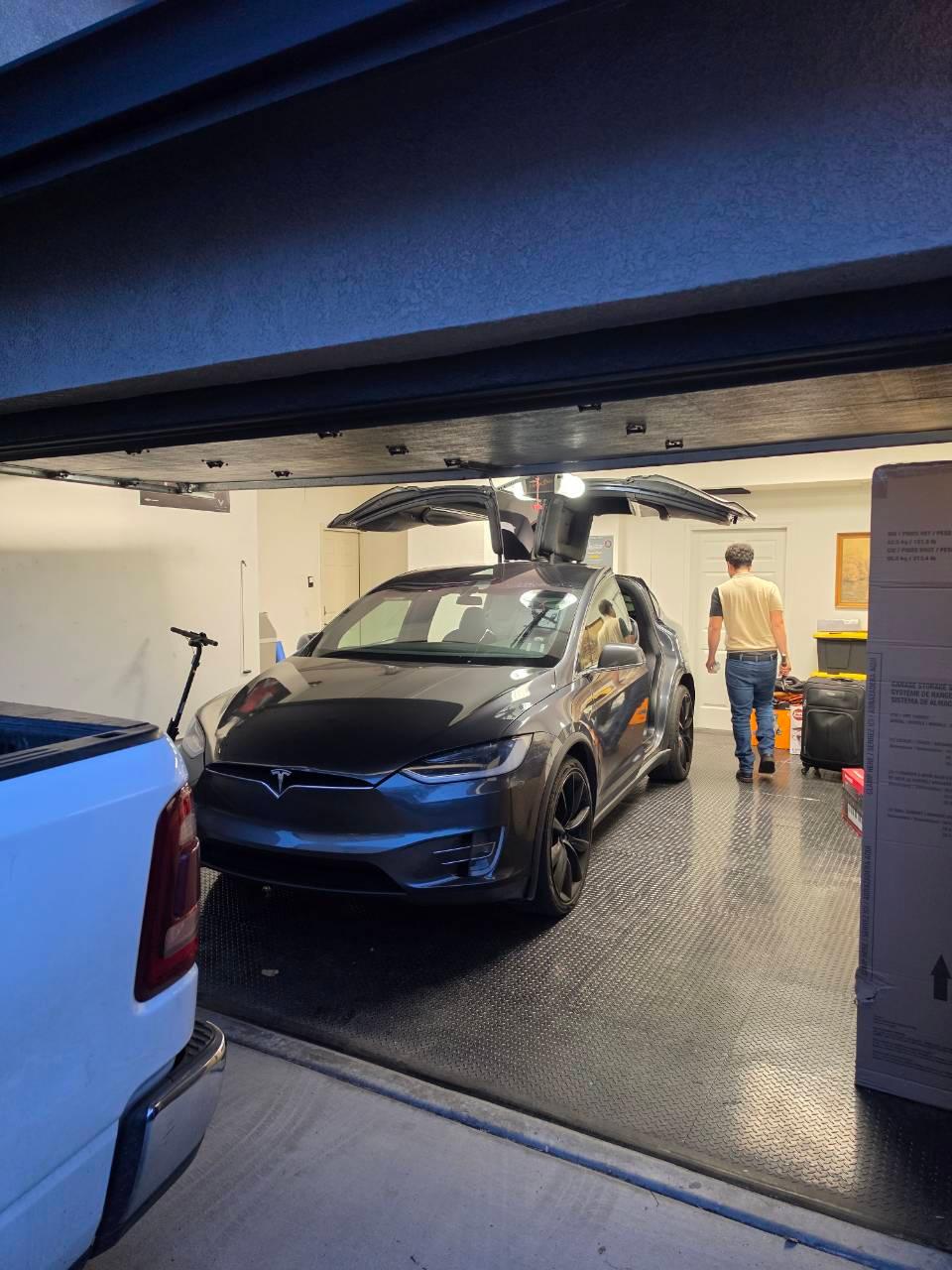 Tesla Model X 2016 in Riverbank, CA