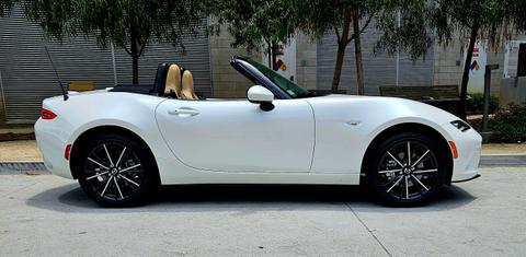 Mazda MX-5 Miata 2024