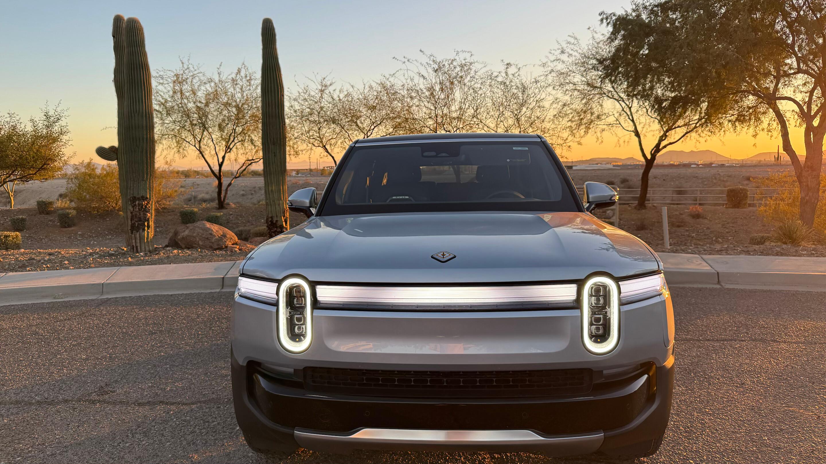 Rivian R1S 2025 in Phoenix, AZ