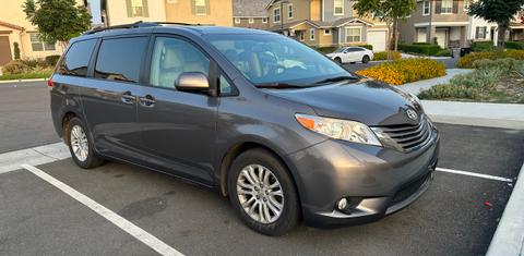 Toyota Sienna 2012