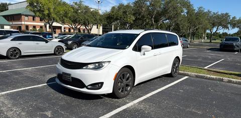 Chrysler Pacifica 2019