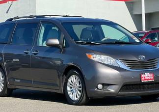 Toyota Sienna car