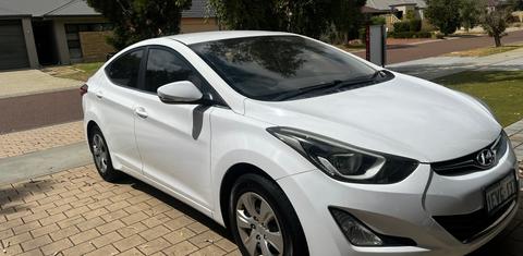 Hyundai ELANTRA 2015