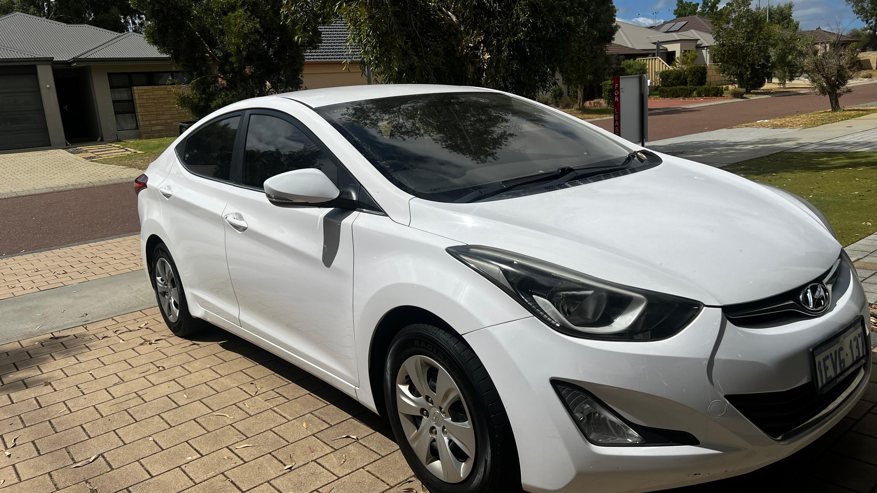 Hyundai ELANTRA 2015 in 