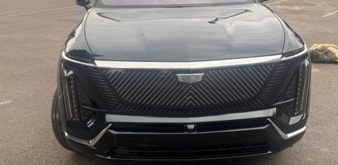 Cadillac VISTIQ 2026