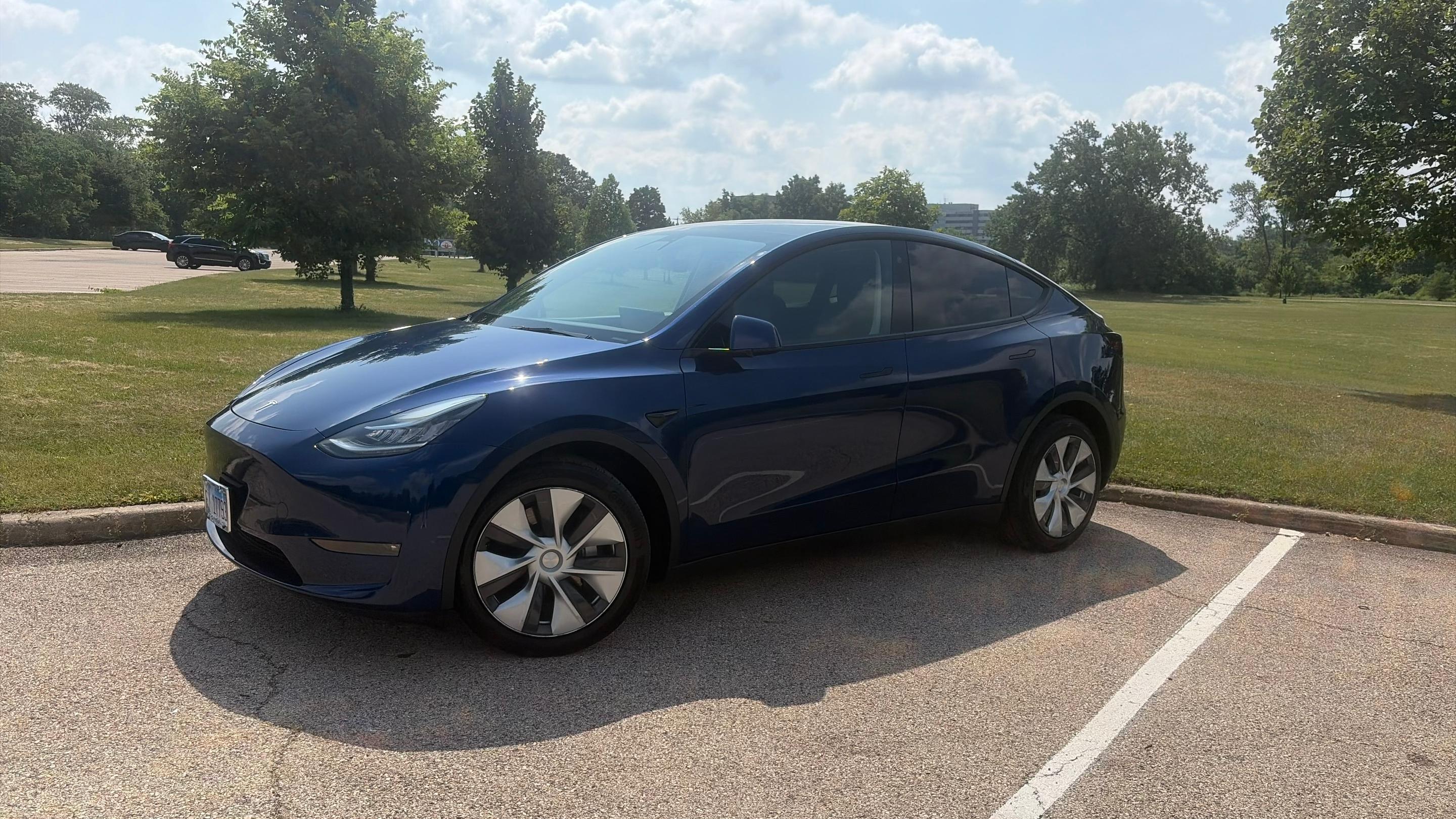 Tesla Model Y 2022 in Schaumburg, IL