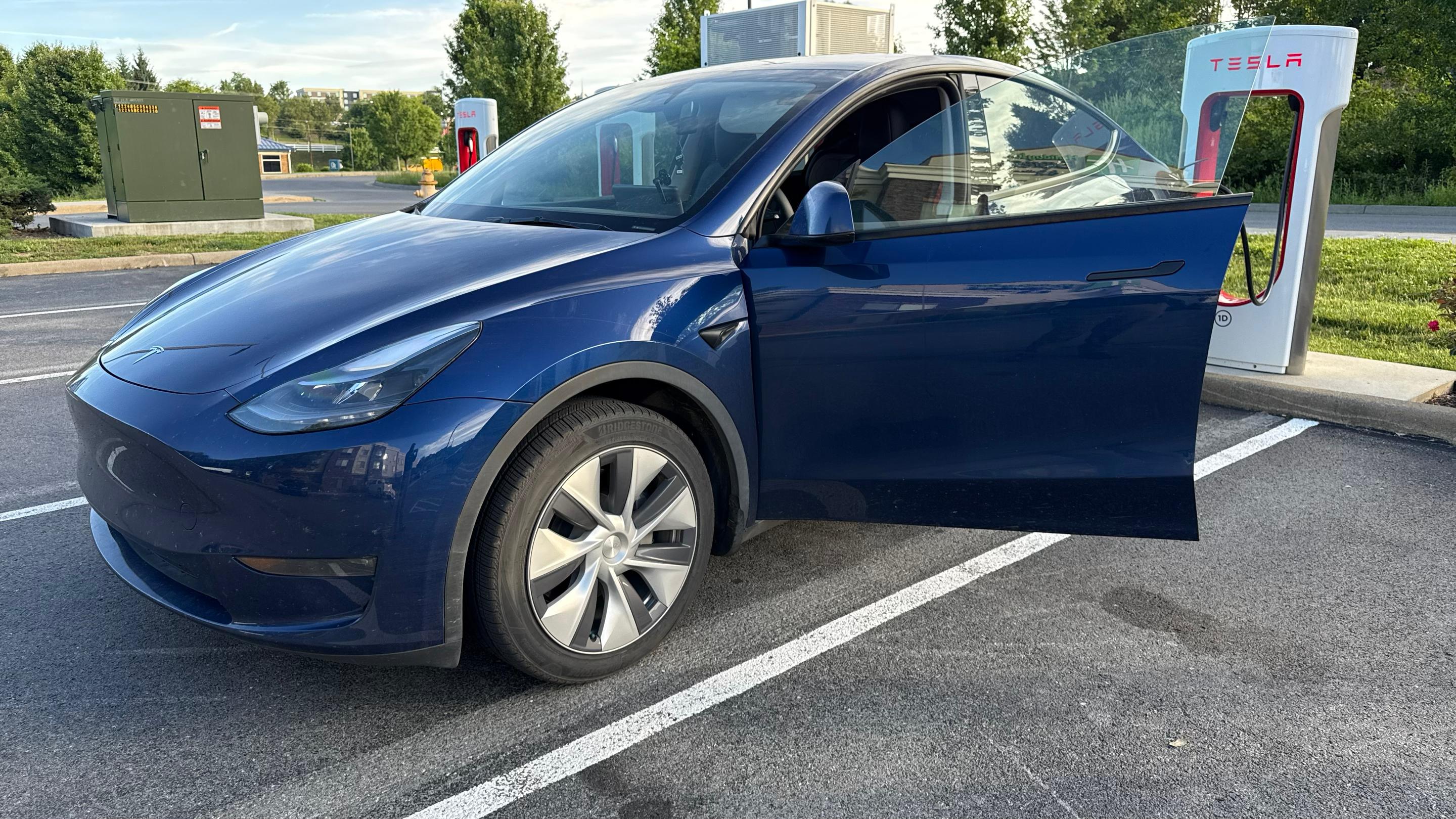 Tesla Model Y 2023 in Lewisburg, WV