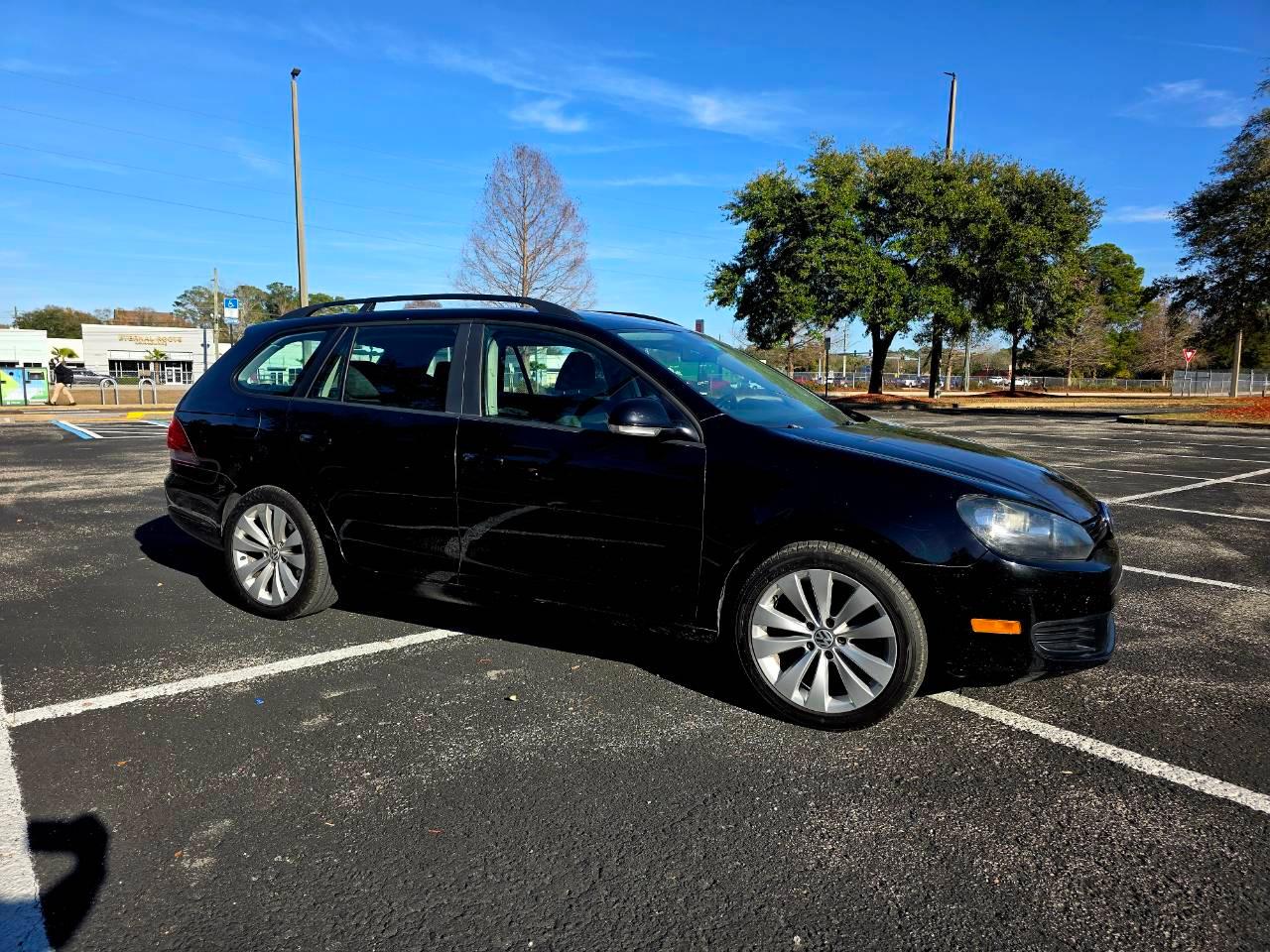 Volkswagen Jetta SportWagen 2013 in 