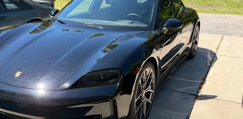 Porsche Taycan 2025