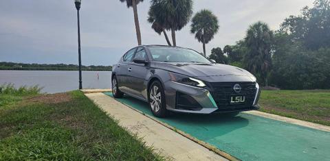 Nissan Altima 2023