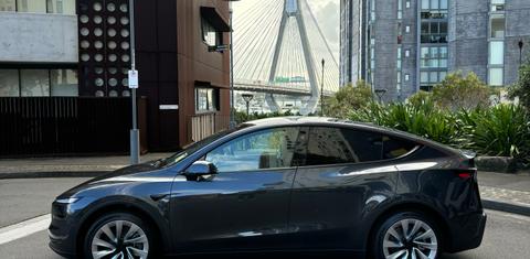 Tesla MODEL Y 2025
