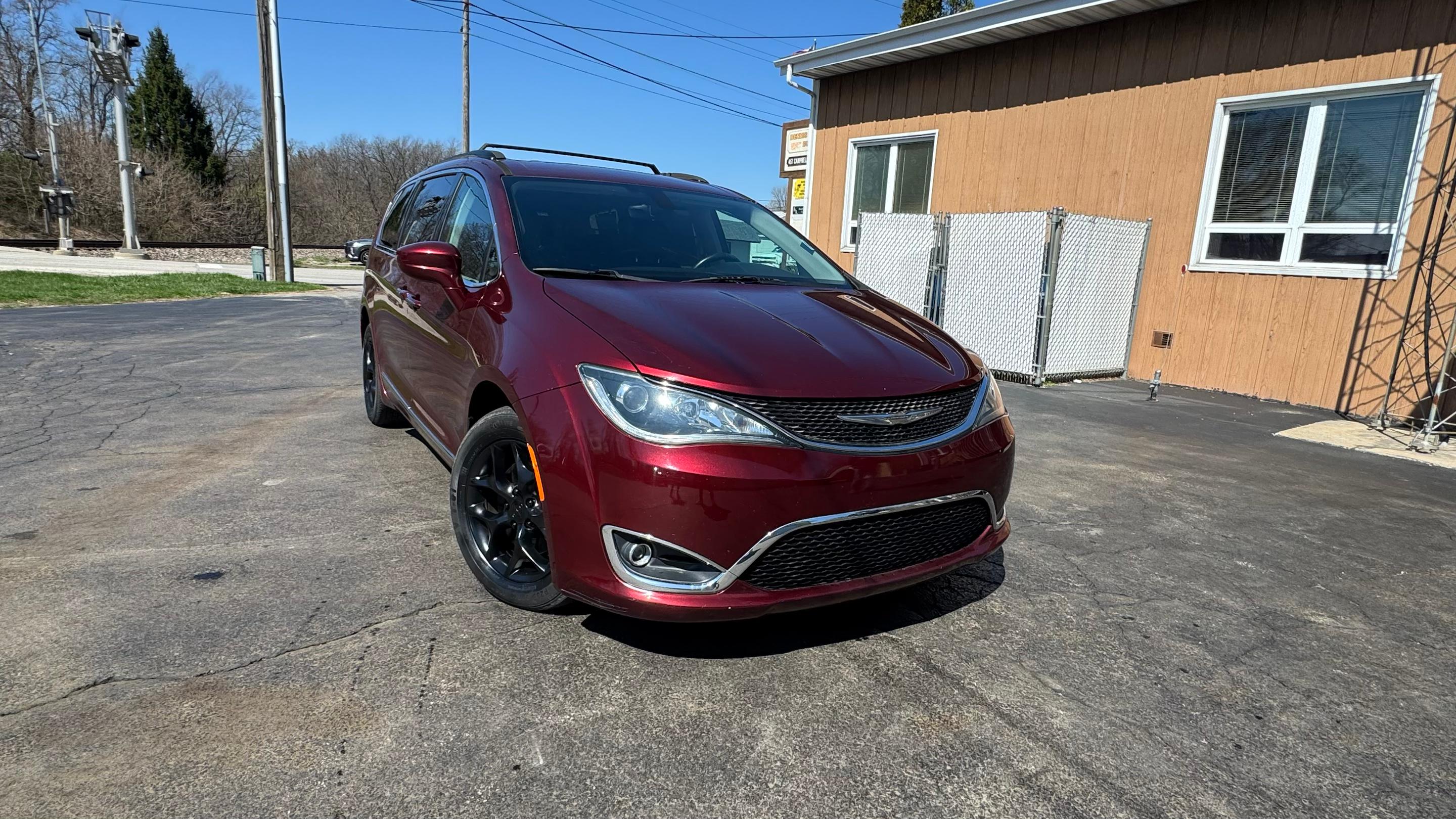 Chrysler Pacifica 2017 in Portage, IN