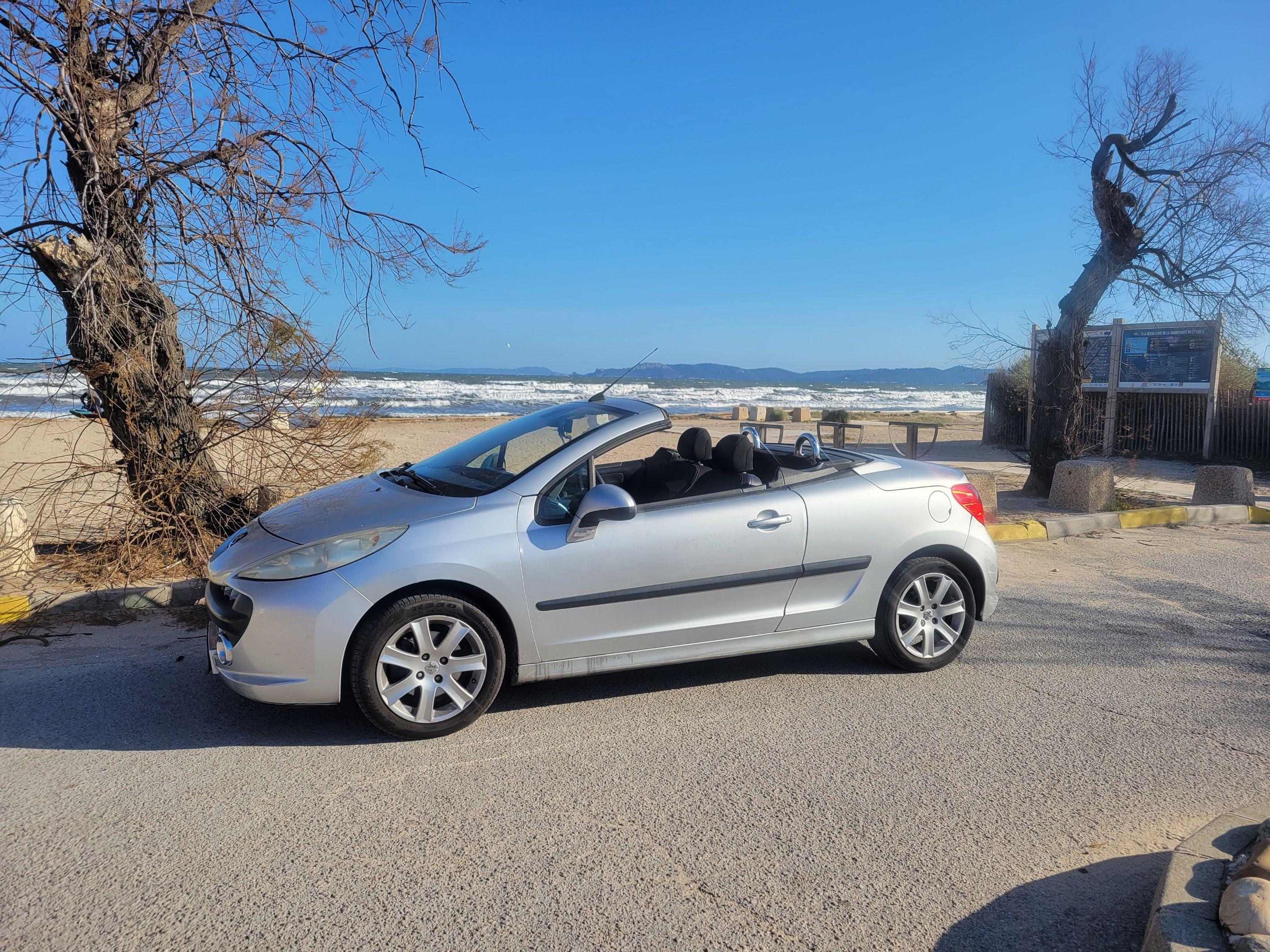 Peugeot 207 CC 2009 à Hyères