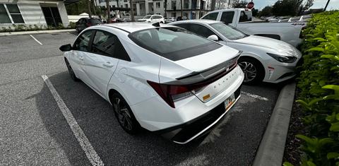 Hyundai Elantra 2025