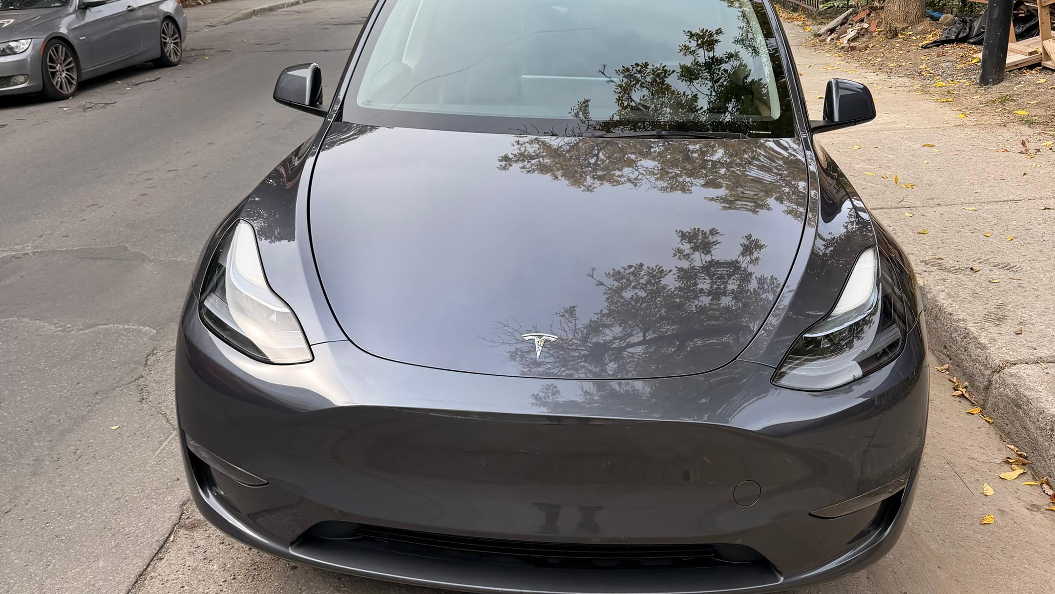 Tesla Model Y 2023 in Montréal, QC