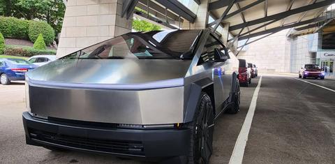 Tesla Cybertruck 2026