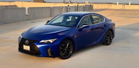 Lexus IS 2025