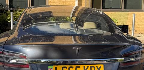 Tesla Model S 2015