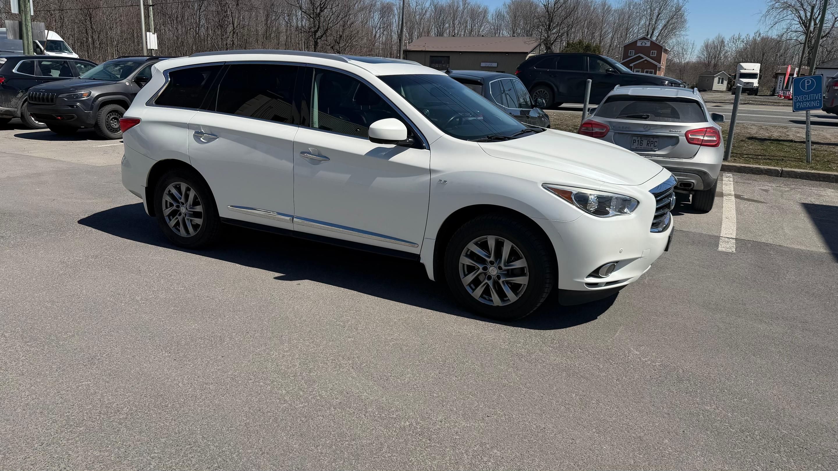 INFINITI QX60 2015 in Montréal, QC