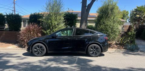 Tesla Model Y 2024