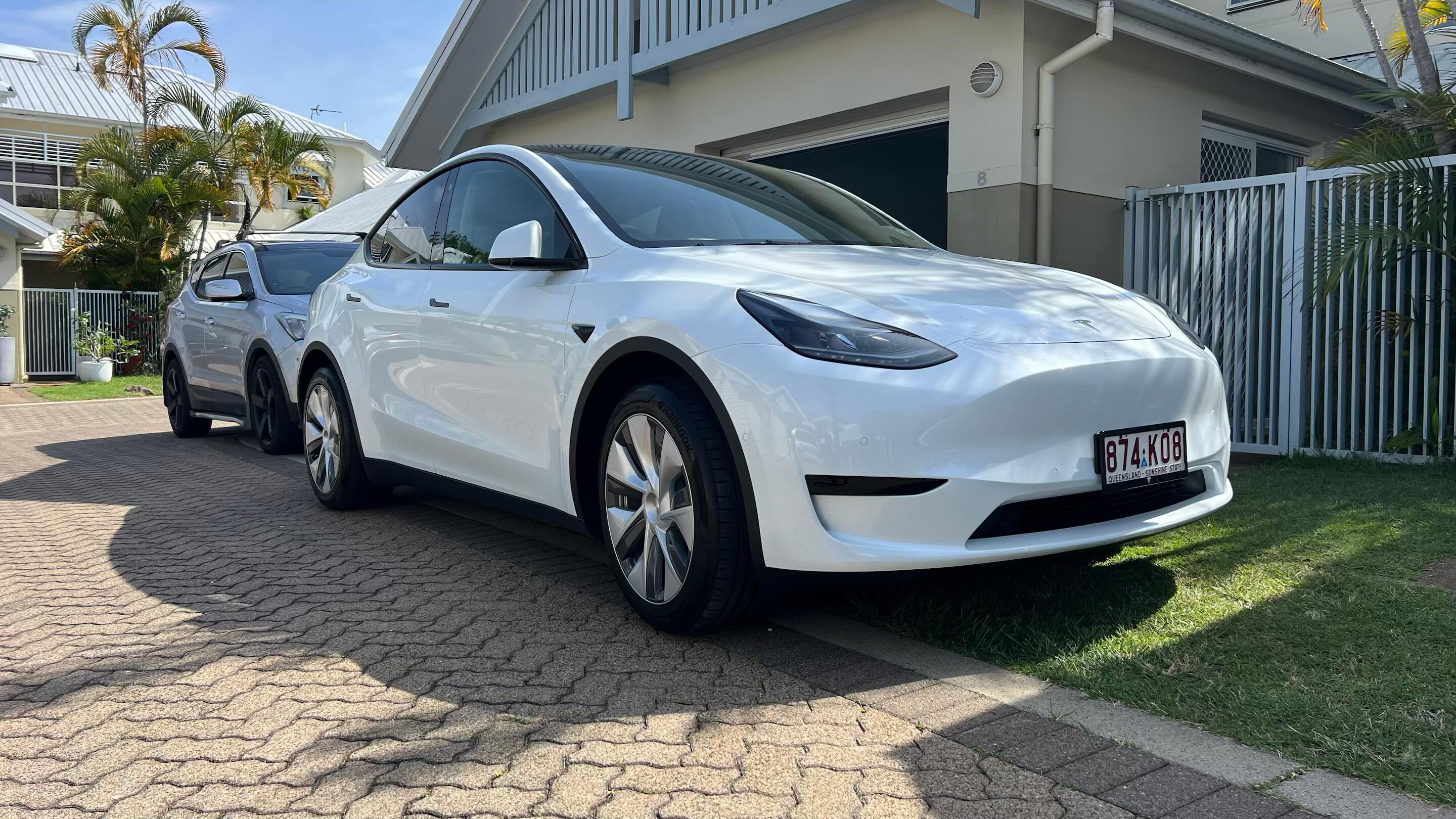 Tesla MODEL Y 2024 in Mermaid Beach