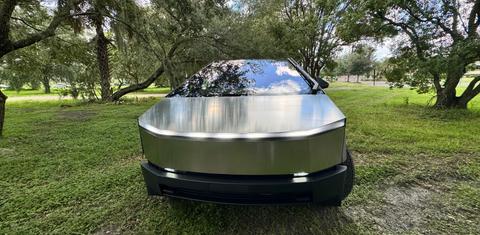 Tesla Cybertruck 2025