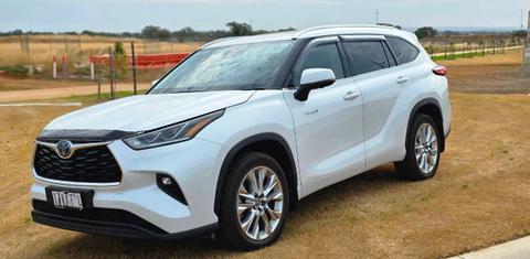 Toyota KLUGER 2023