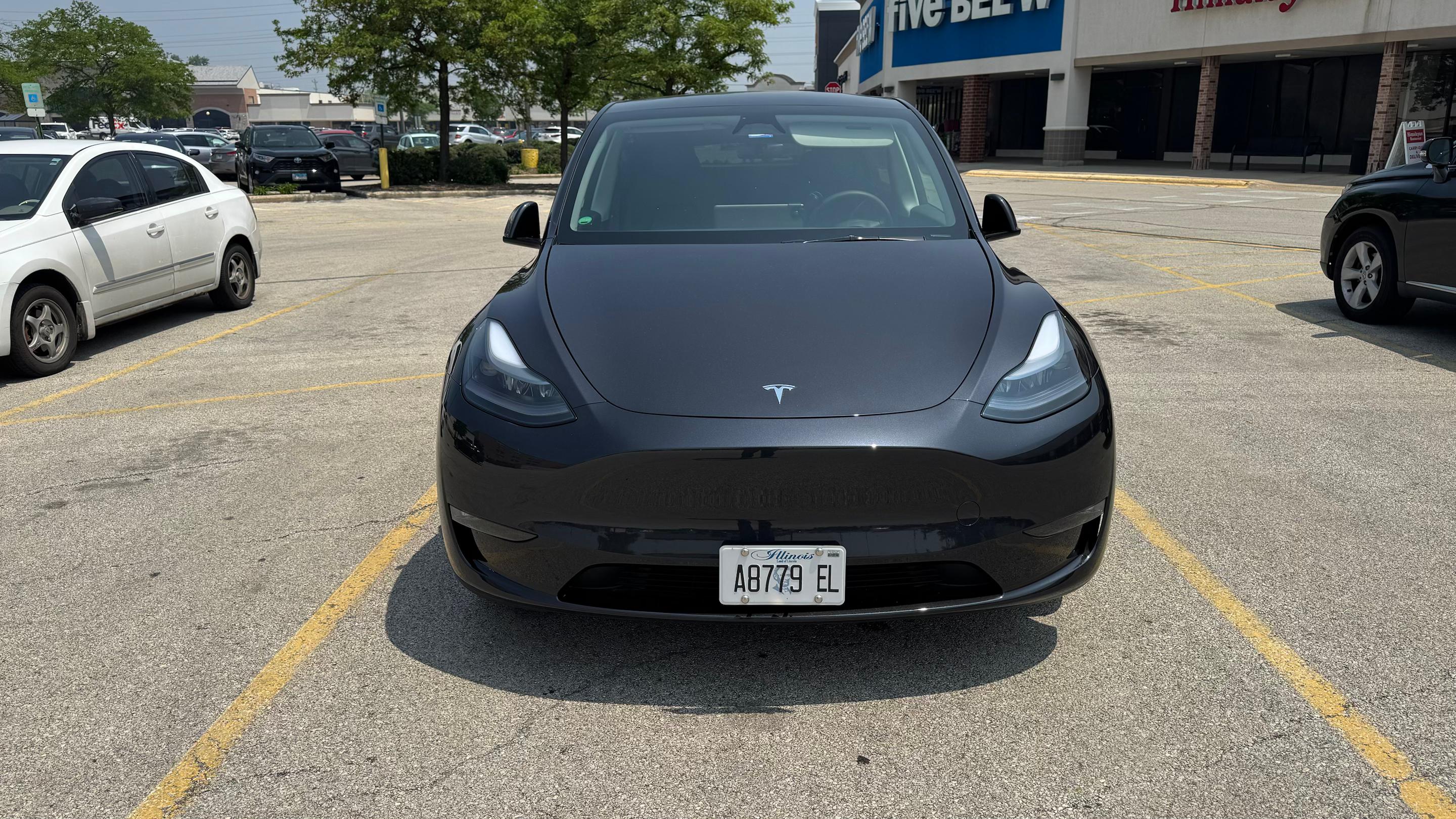 Tesla Model Y 2025 in Des Plaines, IL