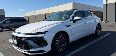 Hyundai Sonata Hybrid 2026