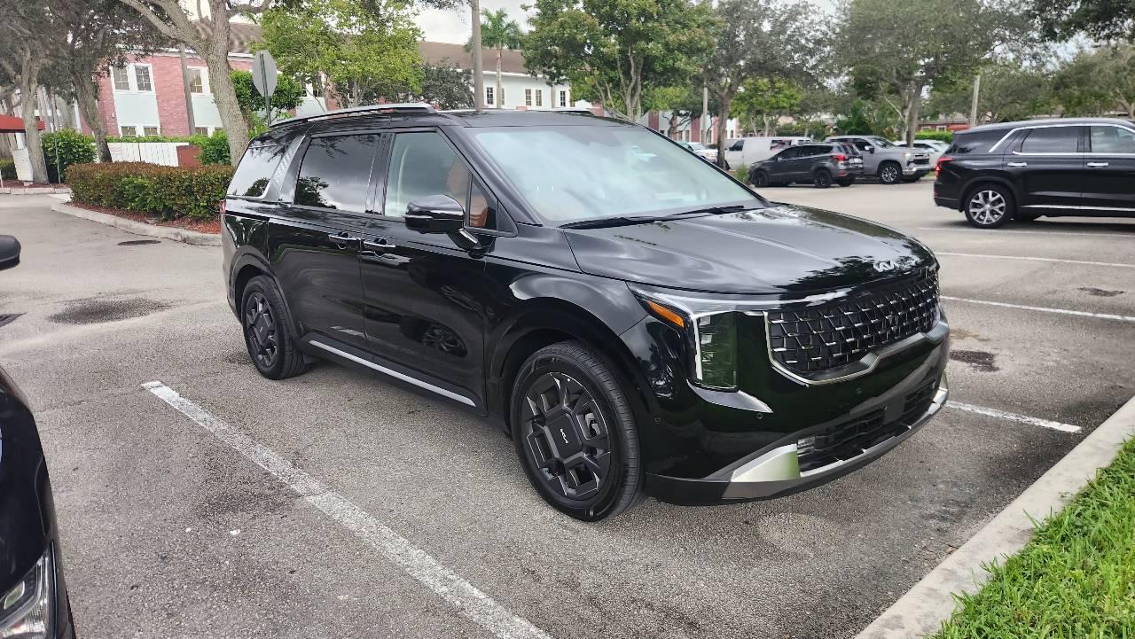 Kia Carnival Hybrid 2025 in 