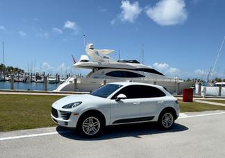 Porsche Macan car